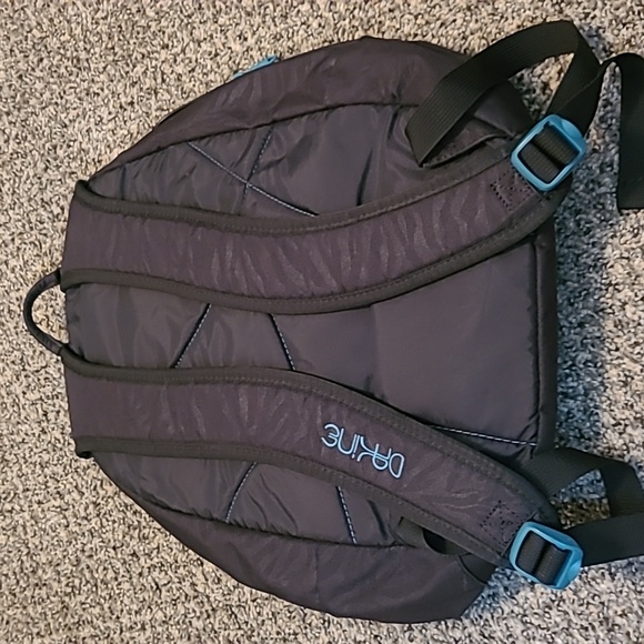 Dakine Backpack - Picture 2 of 3